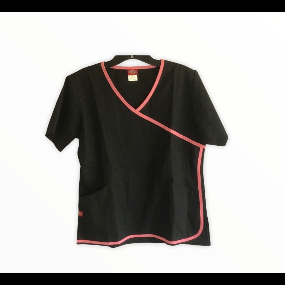 Dickies Women’s scrub top Sz S